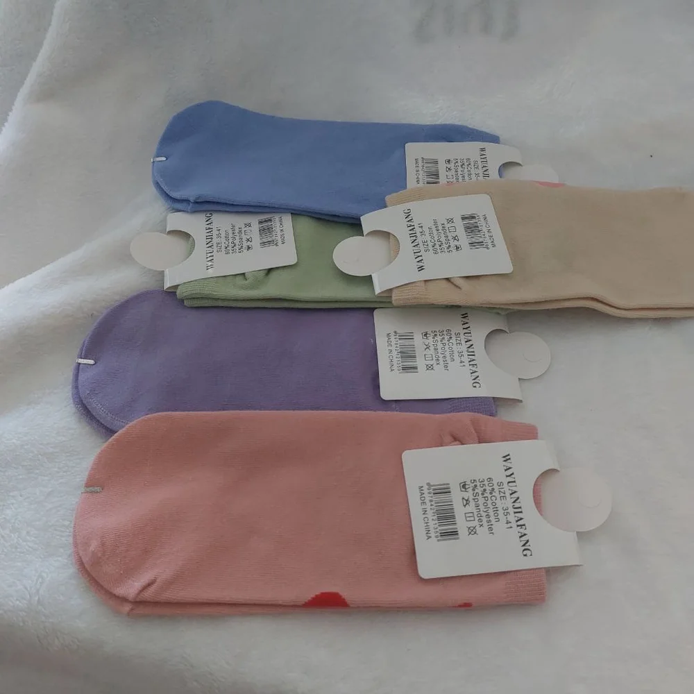 Hello Kitty and Friends Nike ankle Socks (5 pairs) Multi-color Women size 7-9.5